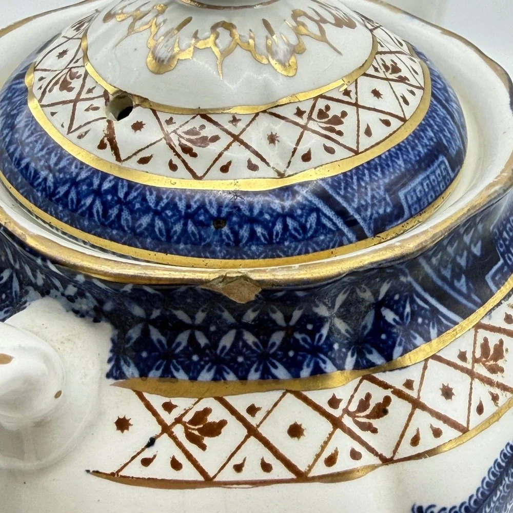 Vintage Booths Real Old Willow A8025 Teapot Blue White Gold Gilt England 6.5